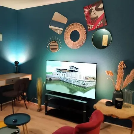 T2 Proche Chateau, Gare, Uco, Parking Prive Apartment *