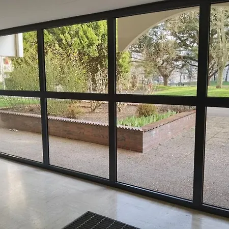 T2 Proche Château, Gare, Uco, Parking Privé Gratuit