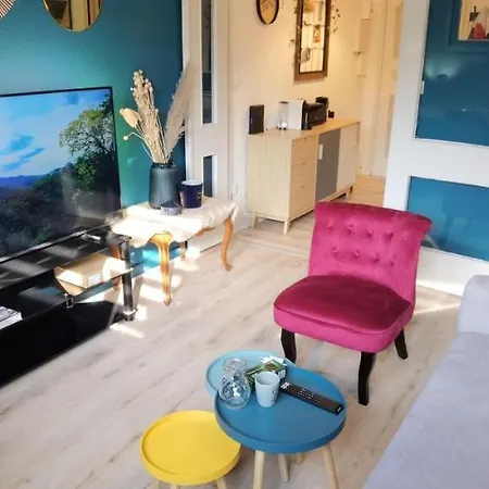 T2 Proche Chateau, Gare, Uco, Parking Prive Gratuit *