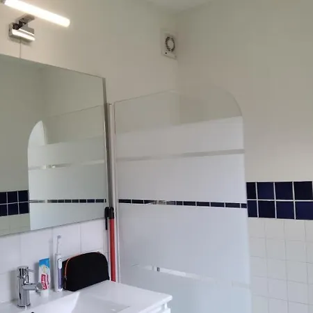 T2 Proche Chateau, Gare, Uco, Parking Prive Apartment
