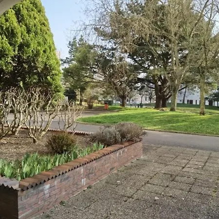 T2 Proche Château, Gare, Uco, Parking Privé Gratuit