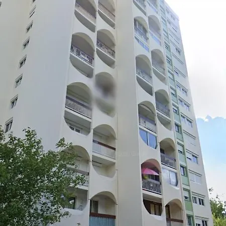 T2 Proche Chateau, Gare, Uco, Parking Prive Apartment Angers