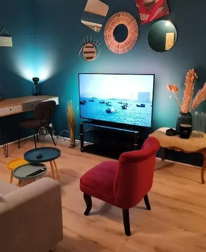 T2 Proche Chateau, Gare, Uco, Parking Prive Gratuit