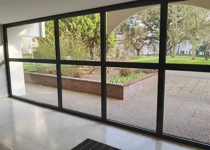 T2 Proche Chateau, Gare, Uco, Parking Prive Gratuit