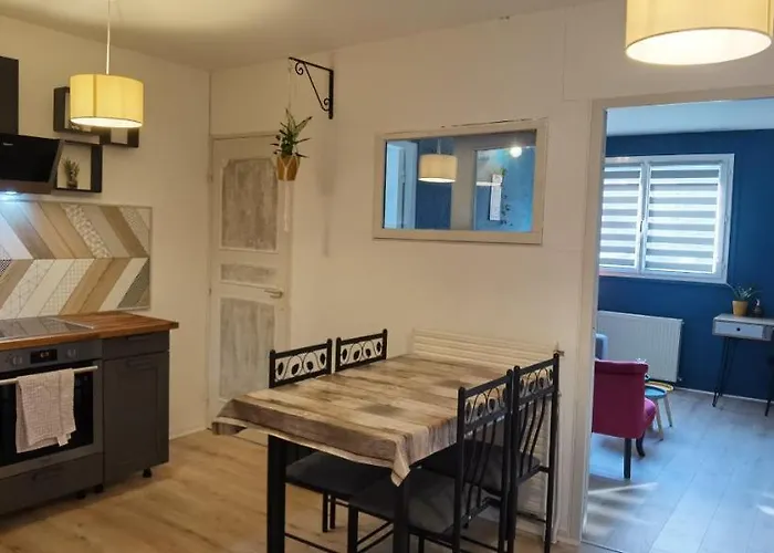 Apartman T2 Proche Chateau, Gare, Uco, Parking Prive Gratuit *