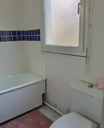 T2 Proche Chateau, Gare, Uco, Parking Prive Gratuit Анже