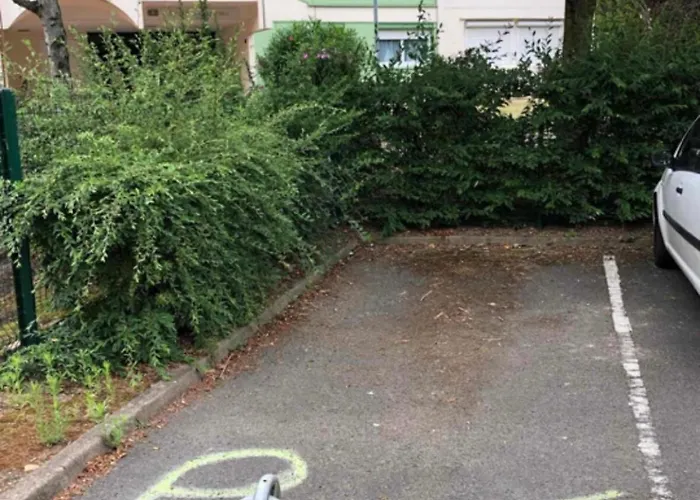 T2 Proche Chateau, Gare, Uco, Parking Prive Gratuit *